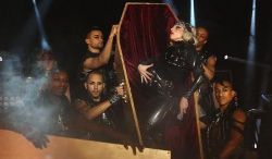 Lady_Gaga_17-05-2011