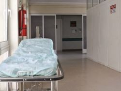 nosokomeio aftoktonia