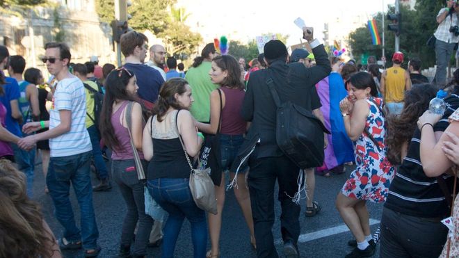GayPride attack1  30-7-2015