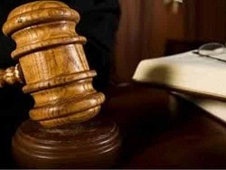 dikastes_dikhgoroi_8-11-2012